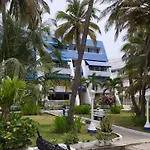 Condominio Frente A La Playa En Crespo