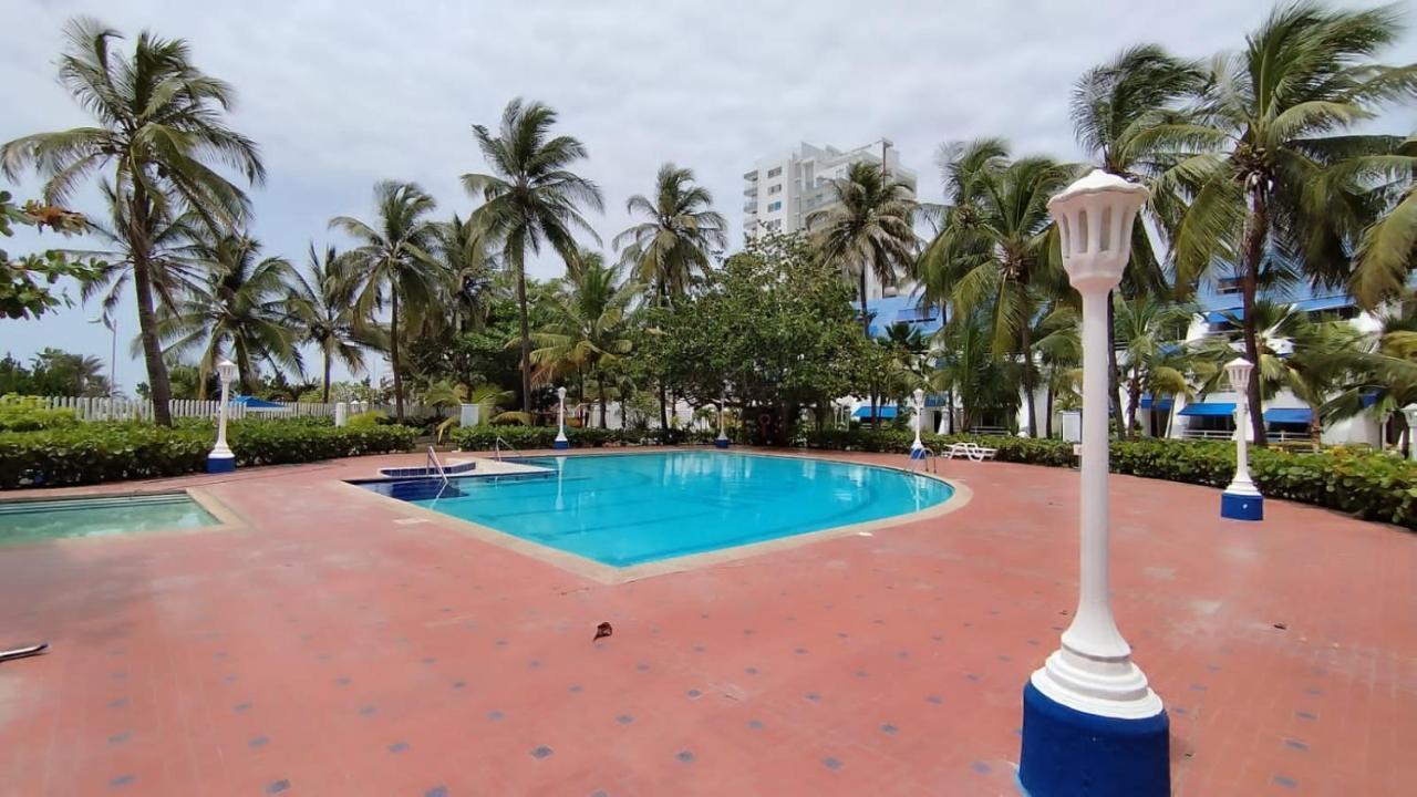 Condominio Frente A La Playa En Crespo Cartagena