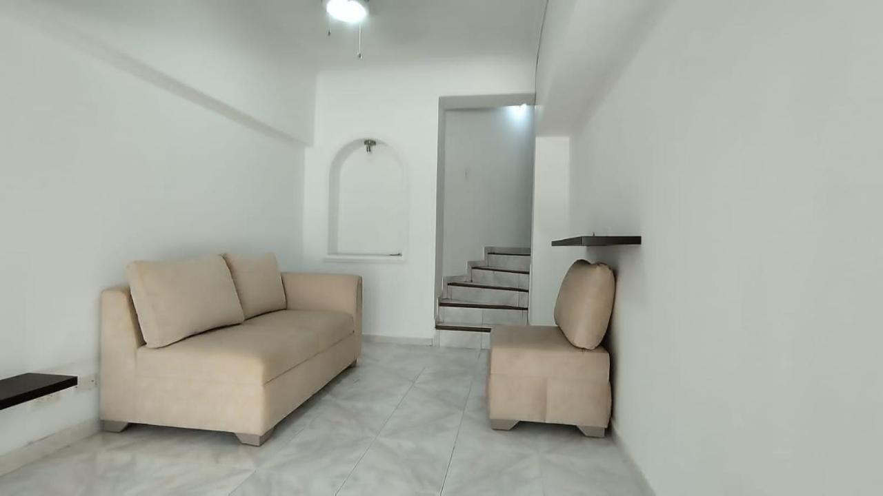Condominio Frente A La Playa En Crespo *