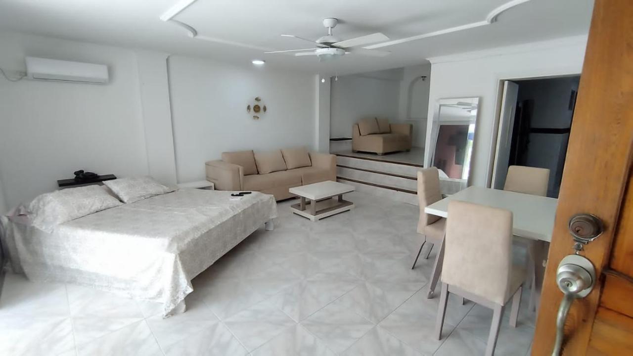 Condominio Frente A La Playa En Crespo Apartamento Cartagena