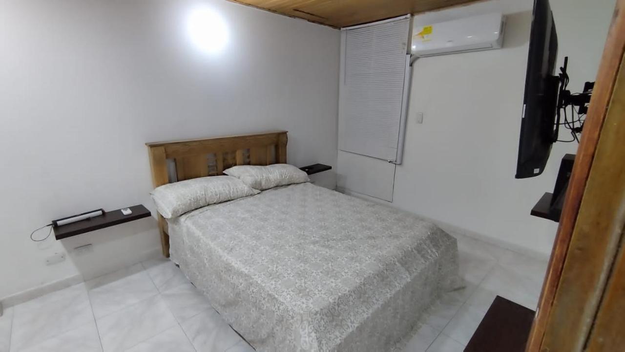 Condominio Frente A La Playa En Crespo Apartamento