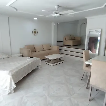 Condominio Frente A La Playa En Crespo Apartamento Cartagena