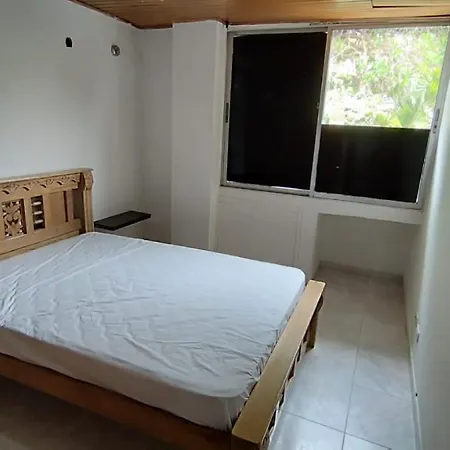 Apartamento Condominio Frente A La Playa En Crespo *