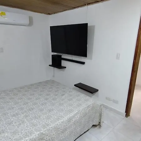 Condominio Frente A La Playa En Crespo * Cartagena
